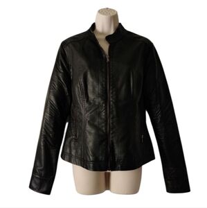 Womans black‎ faux leather jacket White River size M